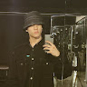 Meet your Posher, Daniela